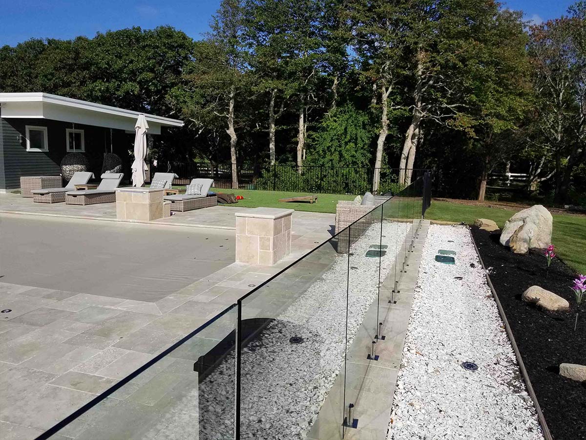 Glass  fencing in Kingston Massachusetts