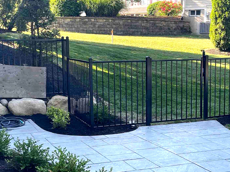 Southeastern Massachusetts aluminum fence company in the Southeastern Massachusetts area.
